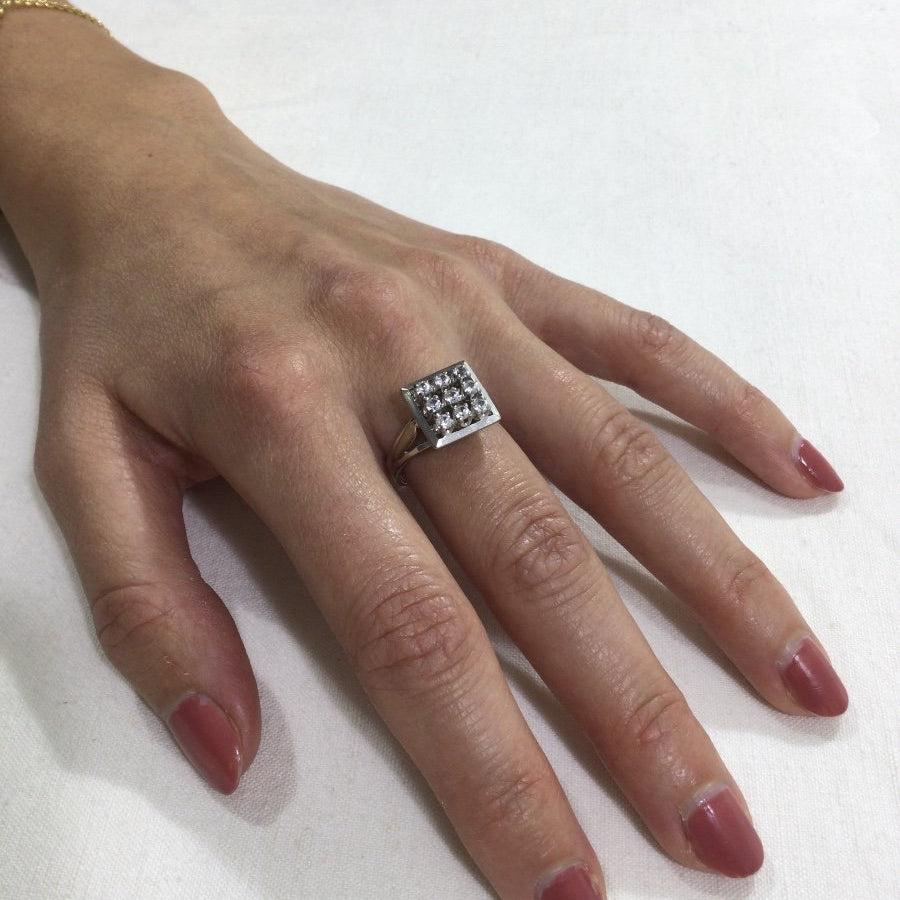 Bague Pavée en or blanc et diamants