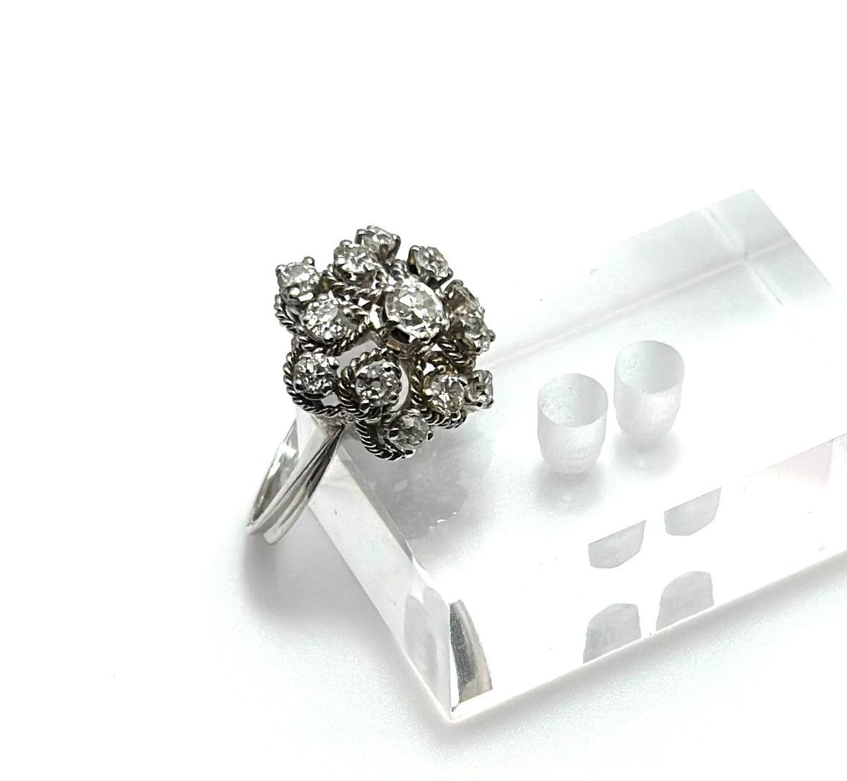 Bague Marguerite en or blanc et diamants