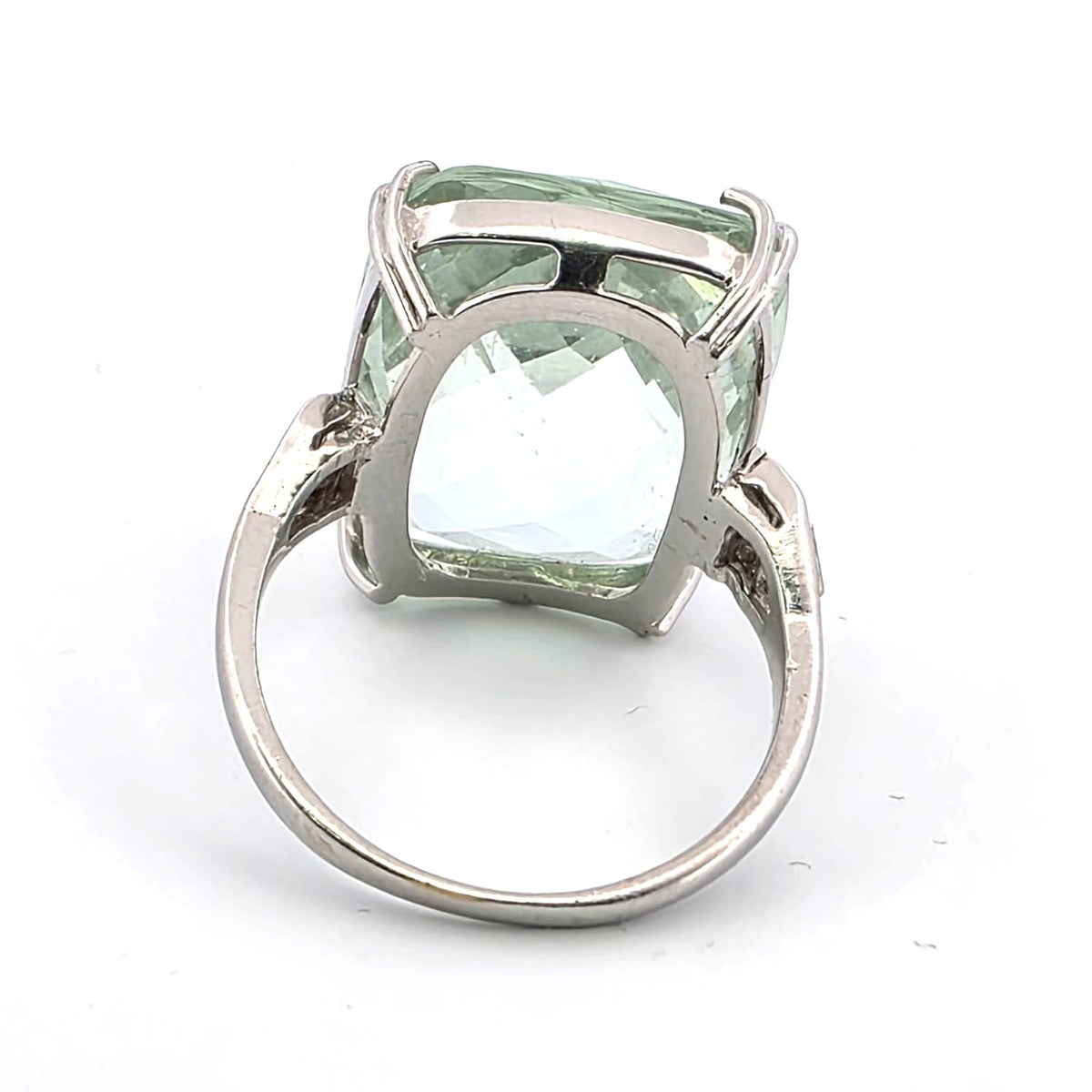Bague Cocktail en or blanc et aigue-marine