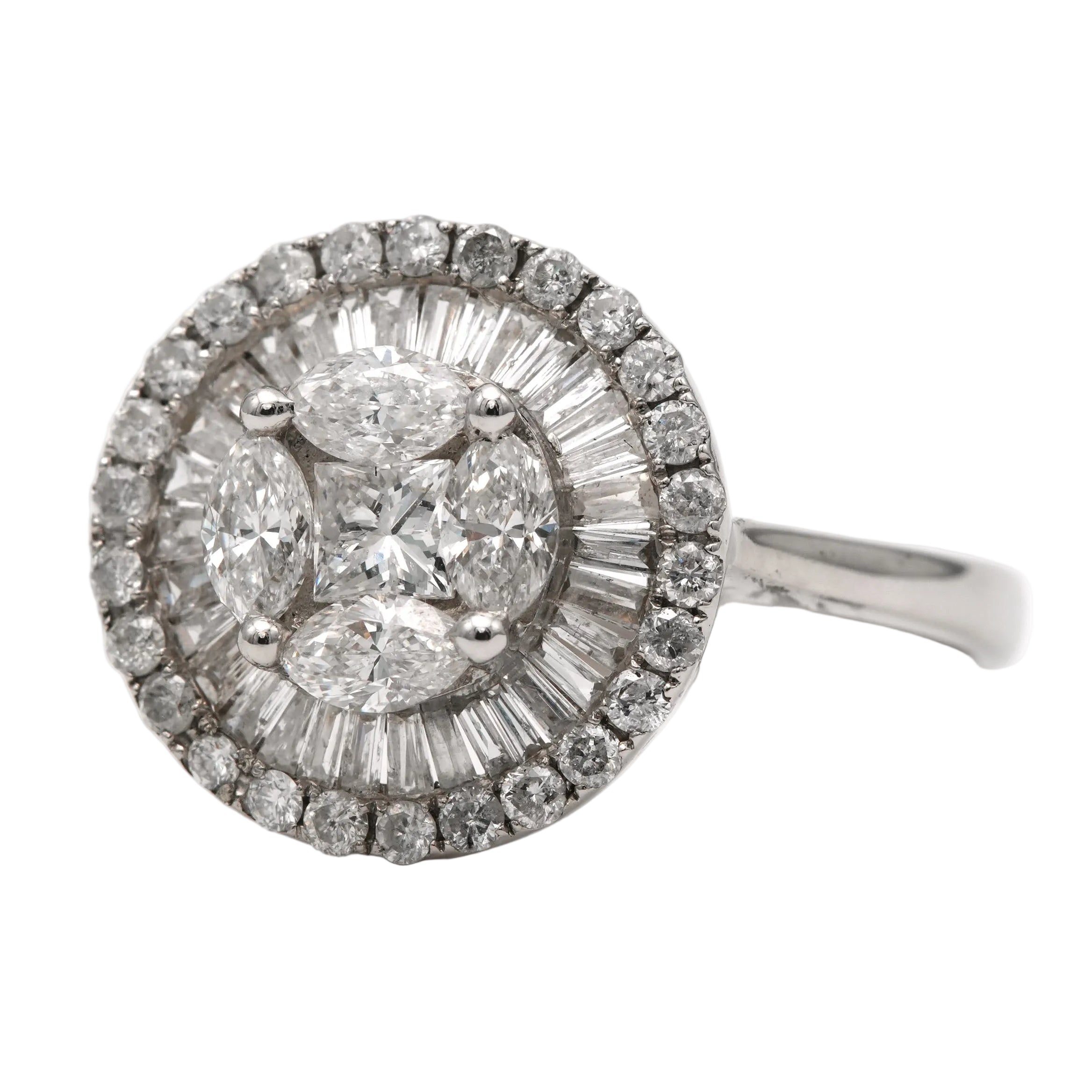 Bague Entourage en or blanc et diamants