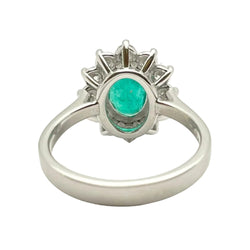 Bague Entourage en or blanc, émeraude et diamants