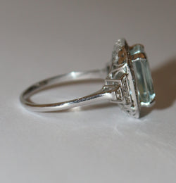 Bague Entourage en or blanc, aigue-marine et diamants