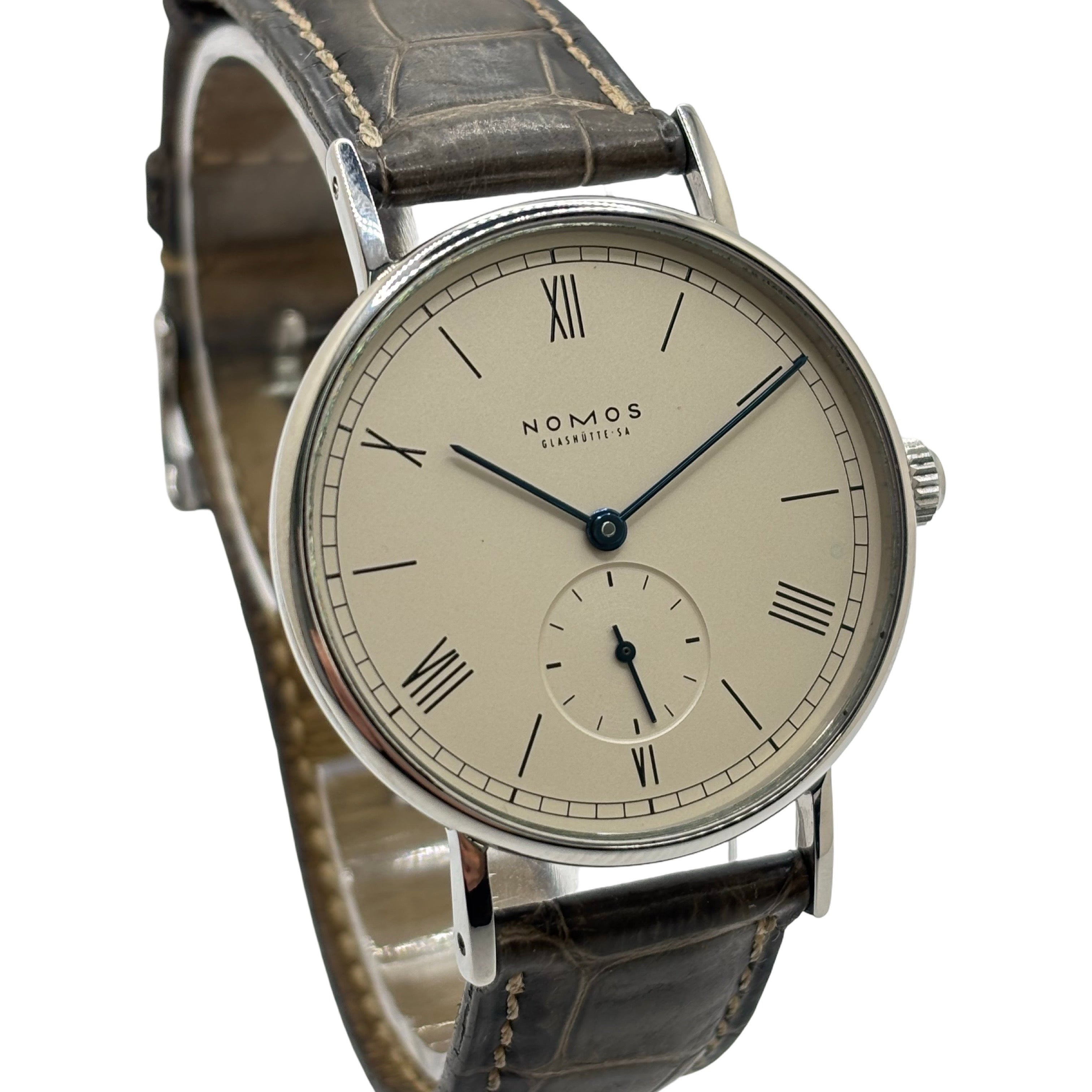 Montre NOMOS en acier et cuir