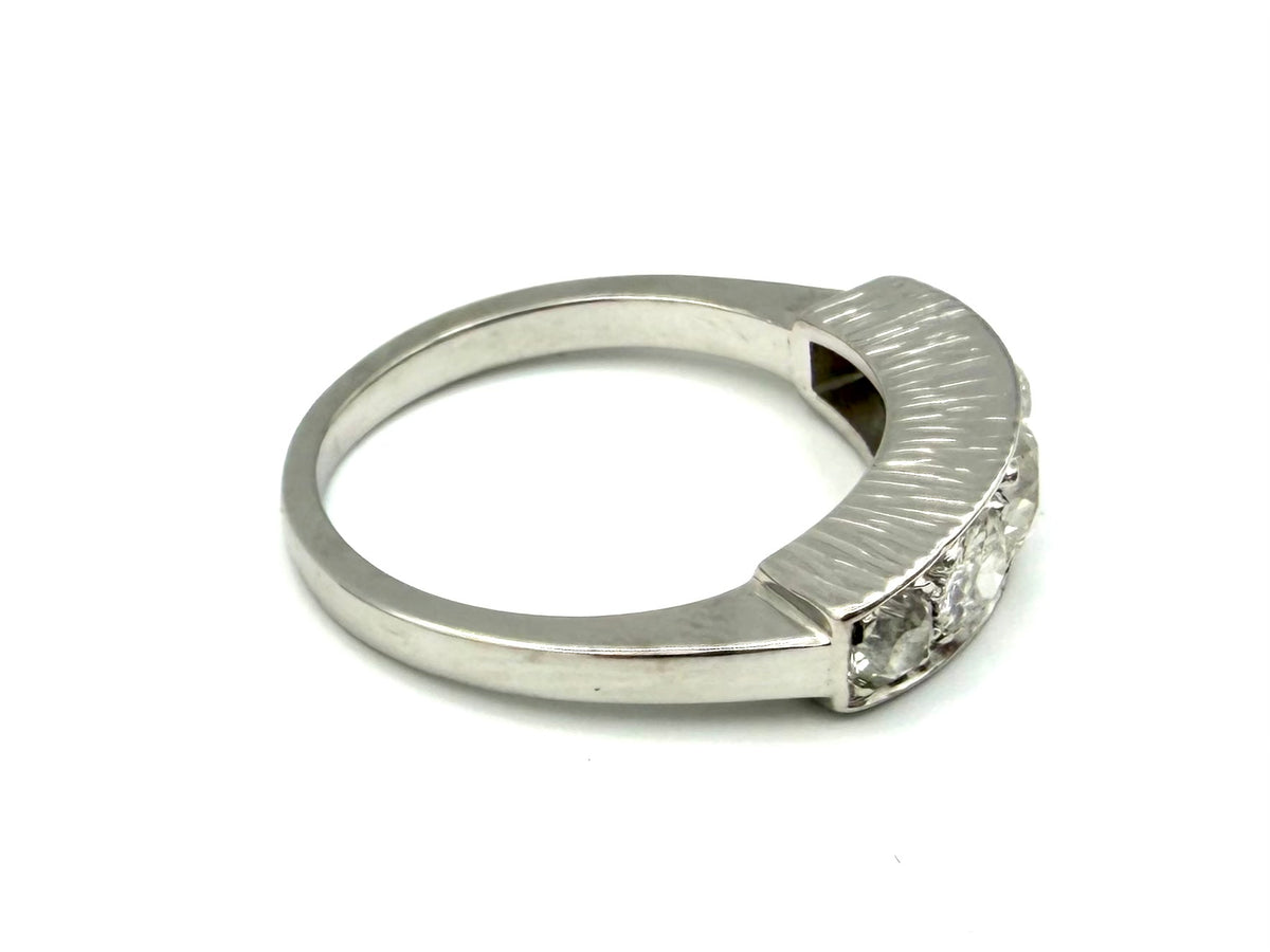 Bague Jarretière en or blanc et diamants