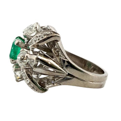 Bague Cocktail en platine, émeraude et diamants