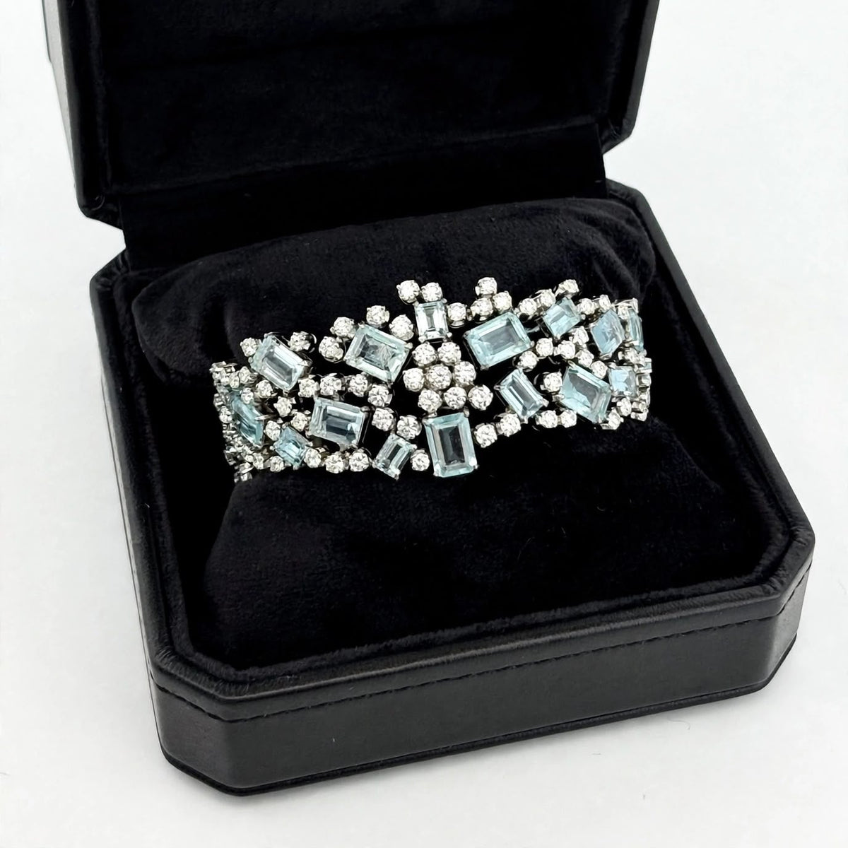 Bracelet en or blanc, aigues-marines et diamants