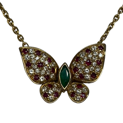 Collier Pendentif FRED "Papillon articulé" en or jaune, rubis, émeraude et diamants