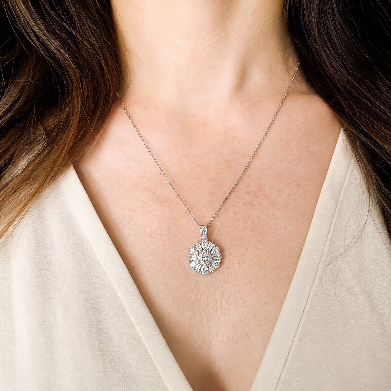 Pendentif en or blanc et diamants