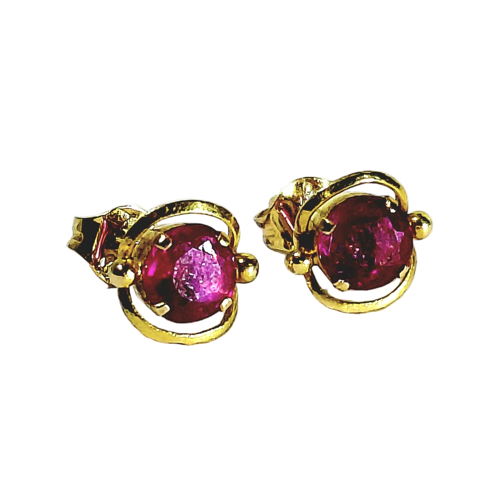 Boucles d'oreilles Puces en or jaune et rubis