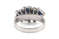 Bague en or blanc, saphirs et diamants
