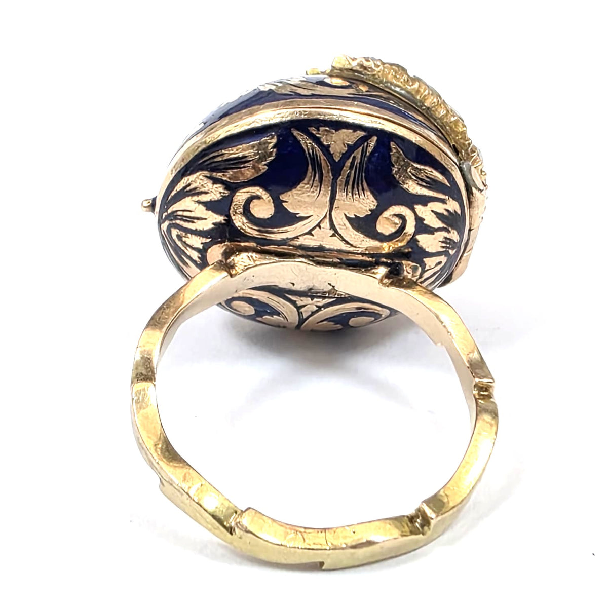 Bague Dôme en or jaune, émeraude et diamants