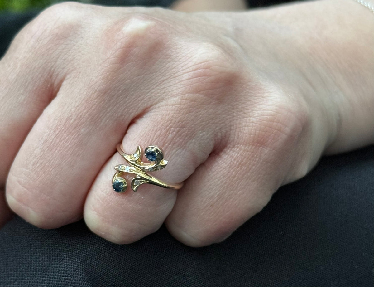 Bague Toi et Moi en or jaune, saphir, et diamants