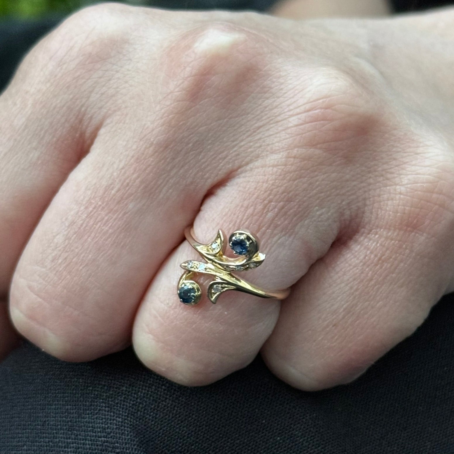 Bague Toi et Moi en or jaune, saphir, et diamants