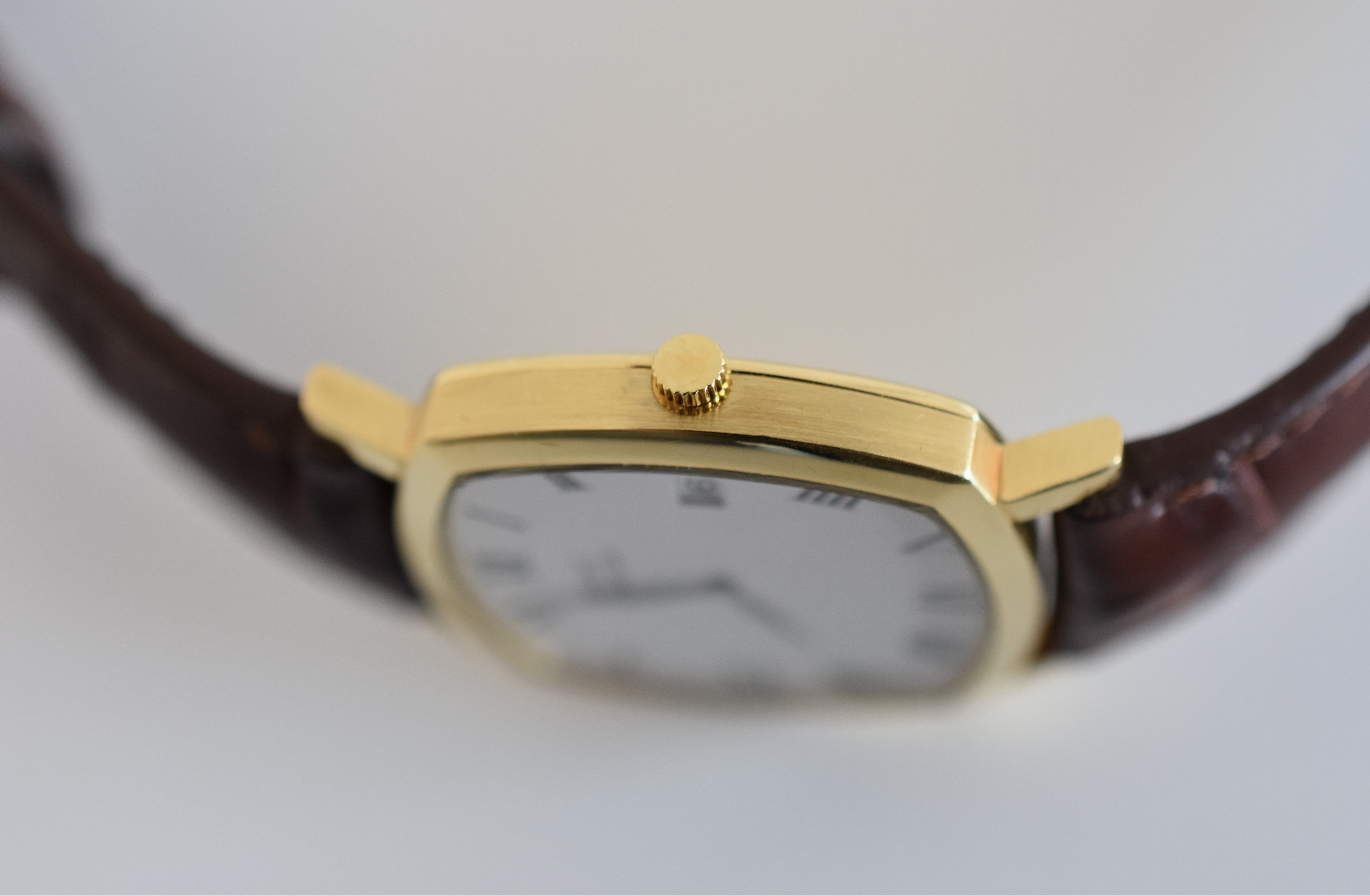 Montre PIAGET Coussin automatique en or jaune