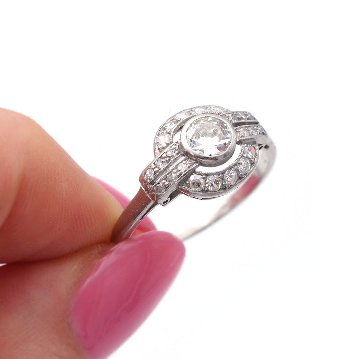 Bague Entourage en platine et diamants