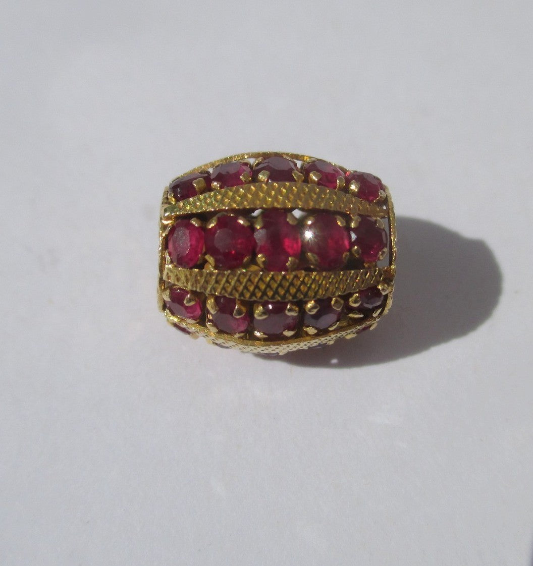 Pendentif en or jaune et rubis