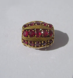 Pendentif en or jaune et rubis