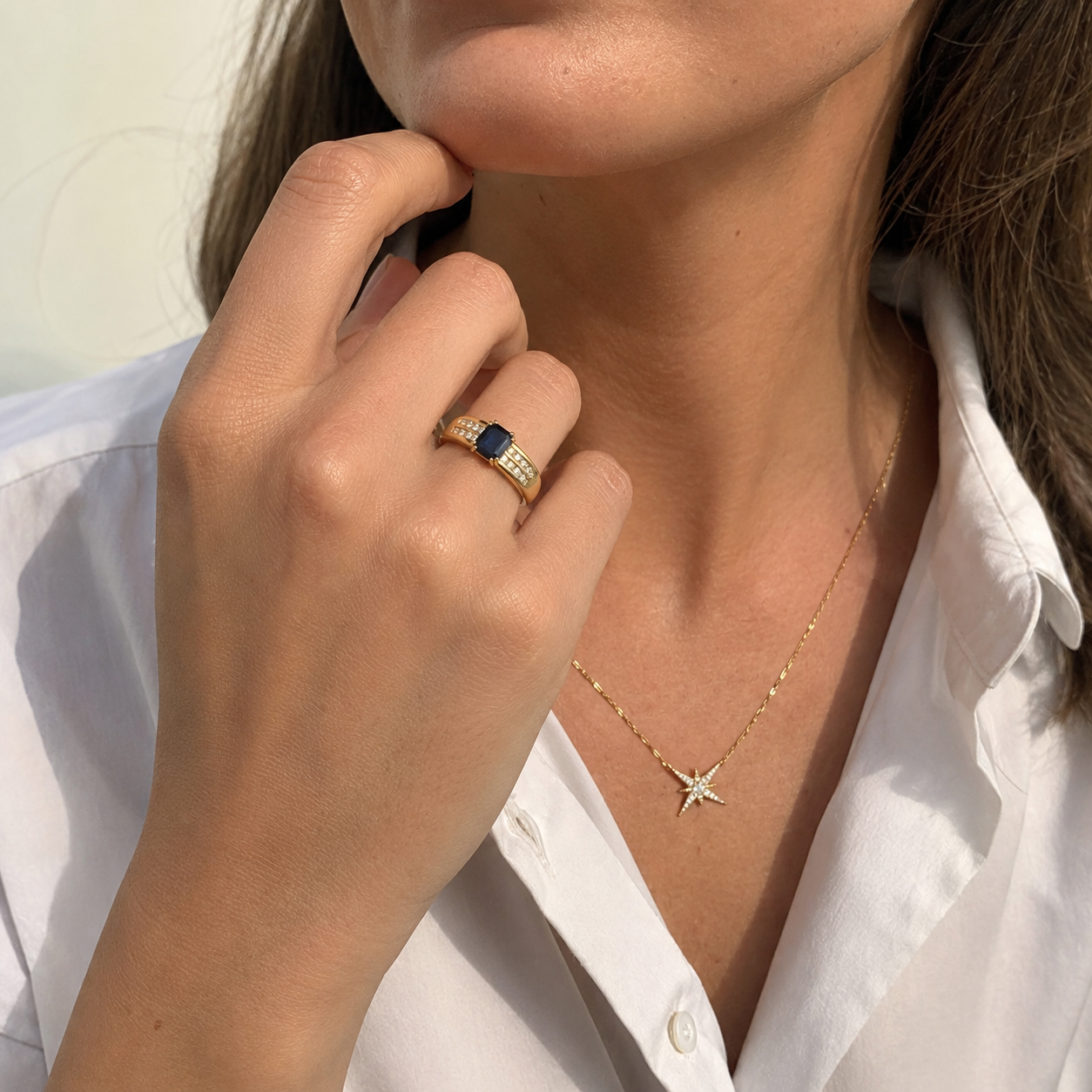 Bague Solitaire en or jaune, saphir et diamants