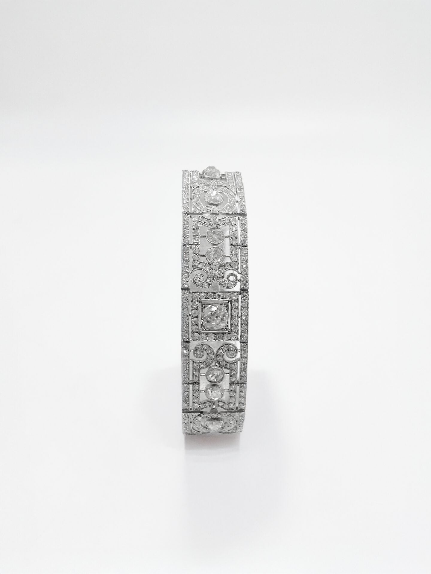 BRACELET ARTICULÉ ART DECO PALTINE ET DIAMANTS ENV. 12,50 CTS (T.18)