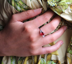 Bague en or blanc, spinelle, et diamants