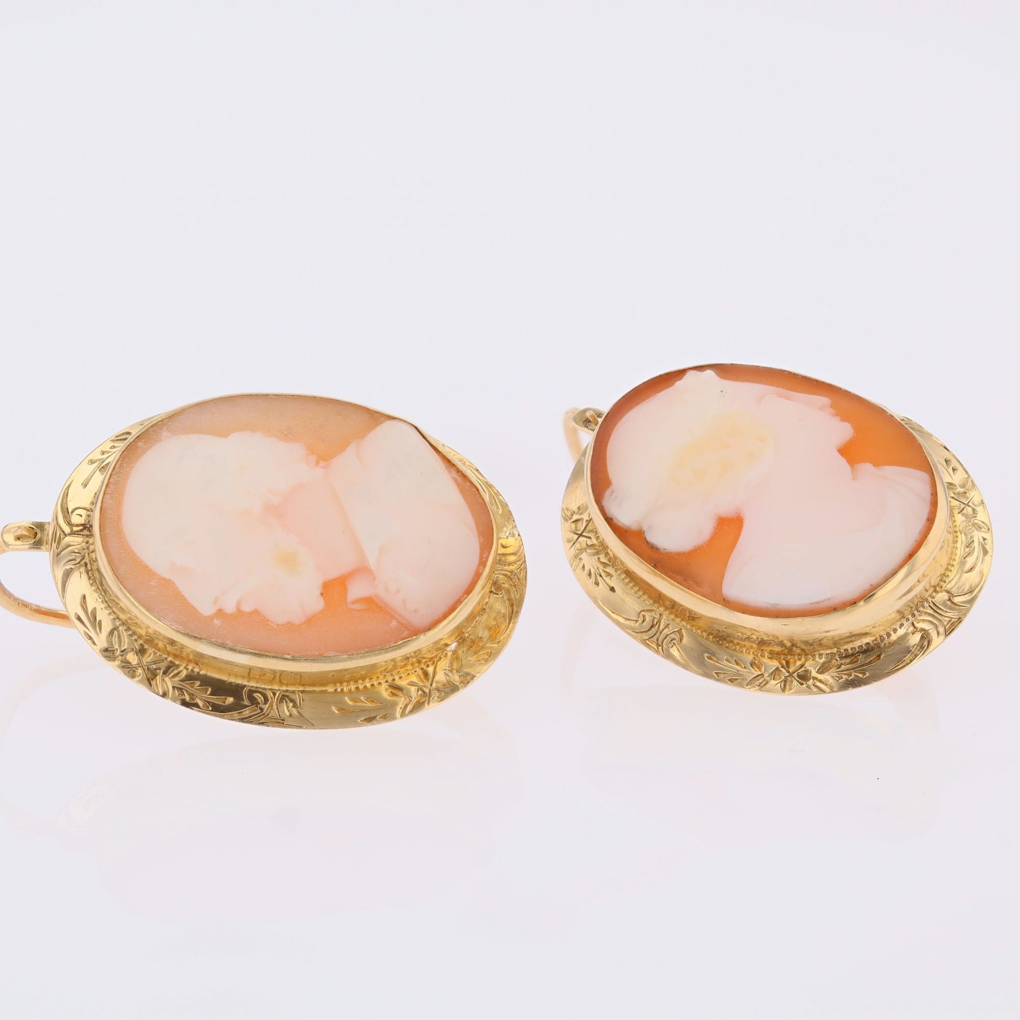 Boucles d'oreilles Dormeuses en or jaune, or rose et camée