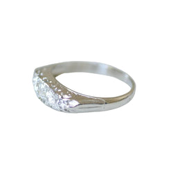 Bague Jarretière en platine et diamants