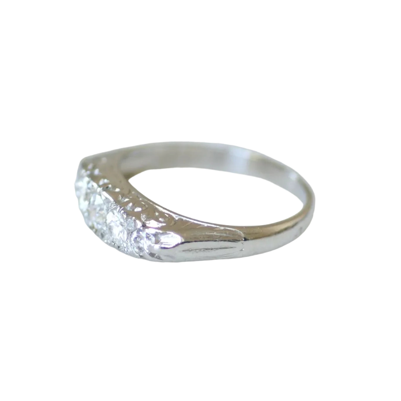 Bague Jarretière en platine et diamants