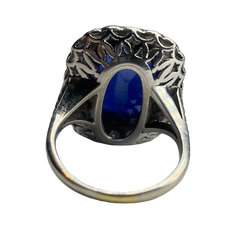 Bague Entourage en or blanc, saphir et diamants
