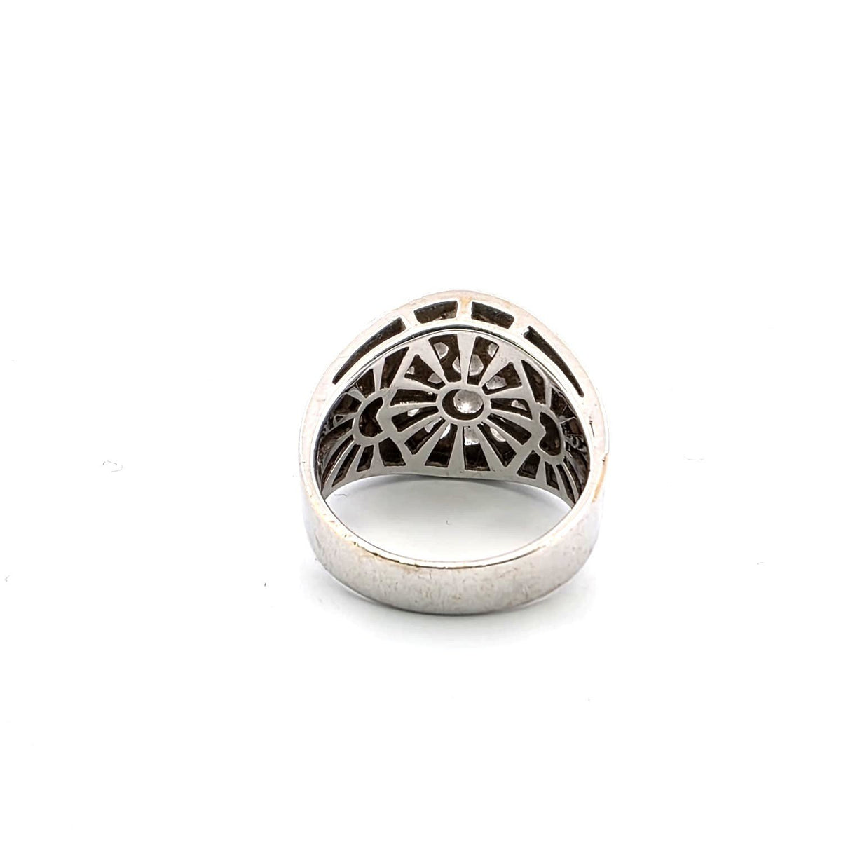 Bague Pavée en or blanc et diamants