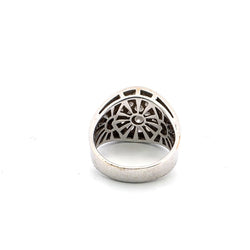 Bague Pavée en or blanc et diamants