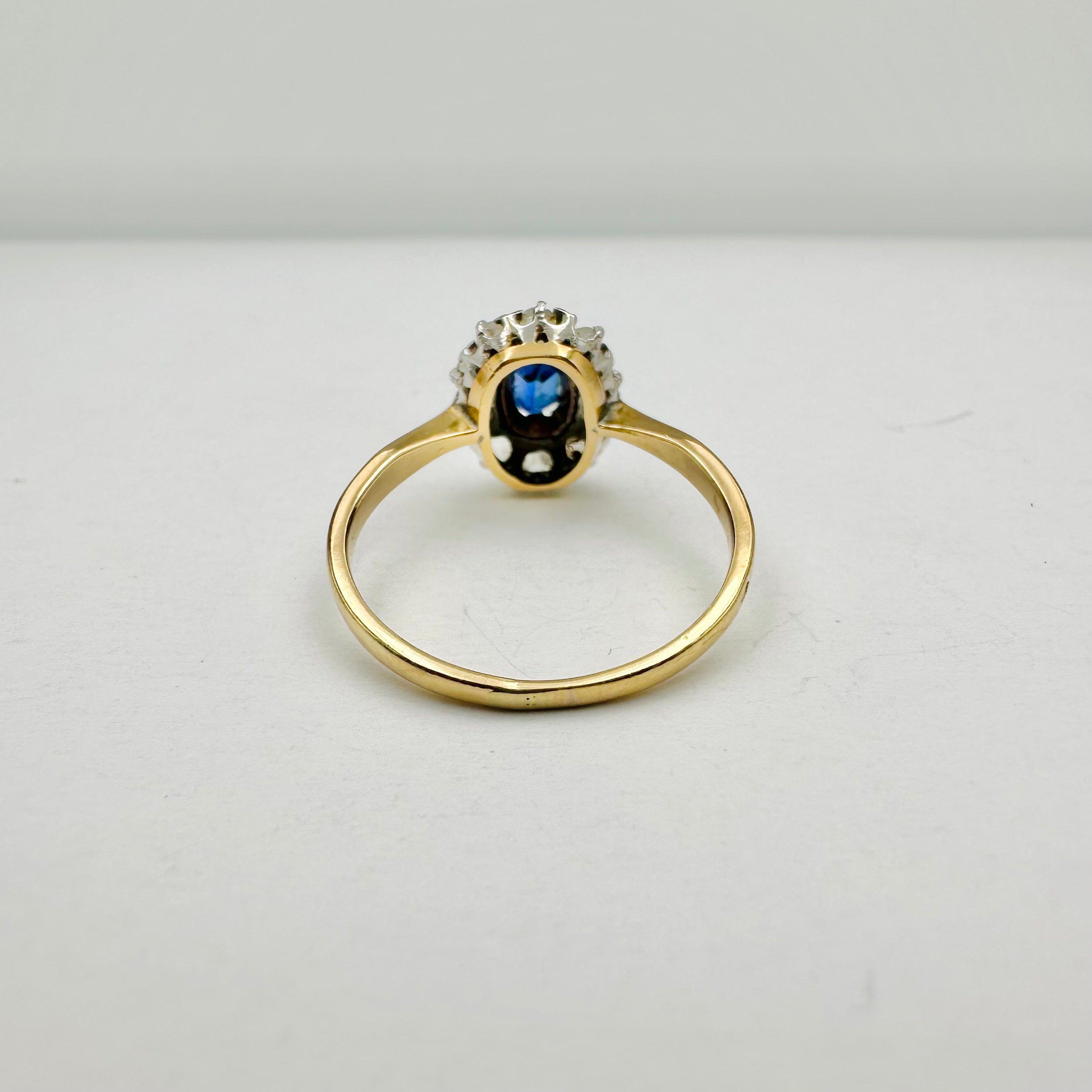 Bague Marguerite en or jaune, or blanc, saphir et diamants