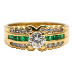 Bague Bandeau en or jaune, émeraudes et diamants