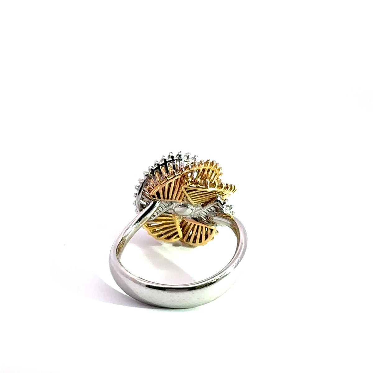 Bague Cocktail en or jaune et diamants