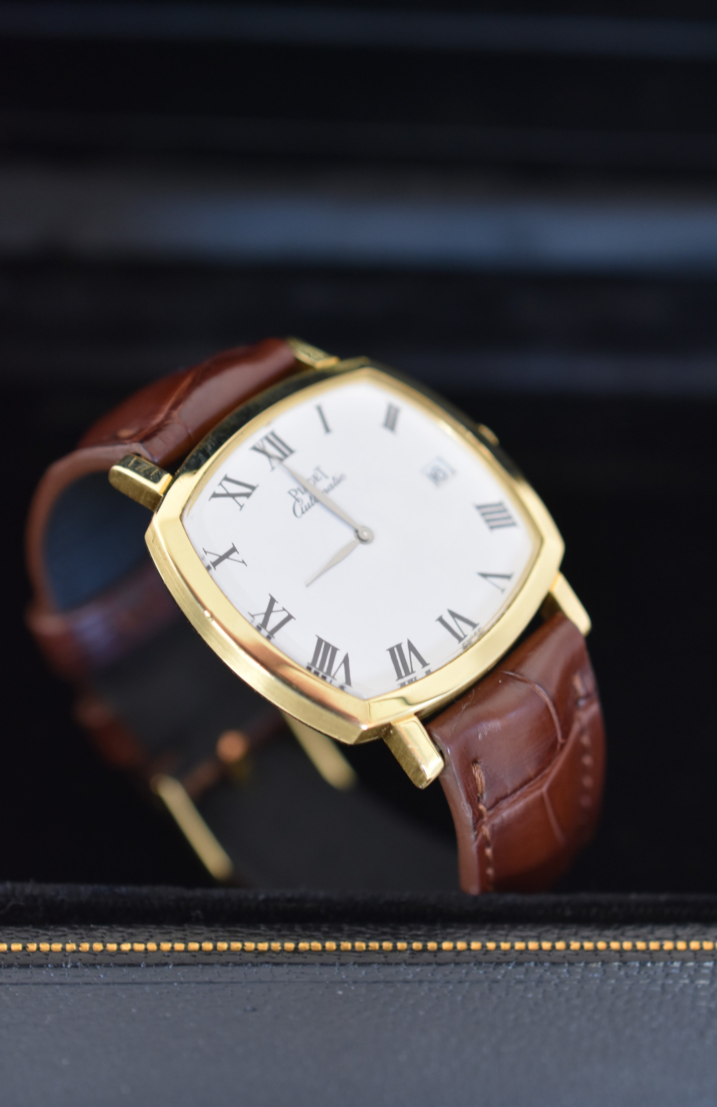 Montre PIAGET Coussin automatique en or jaune