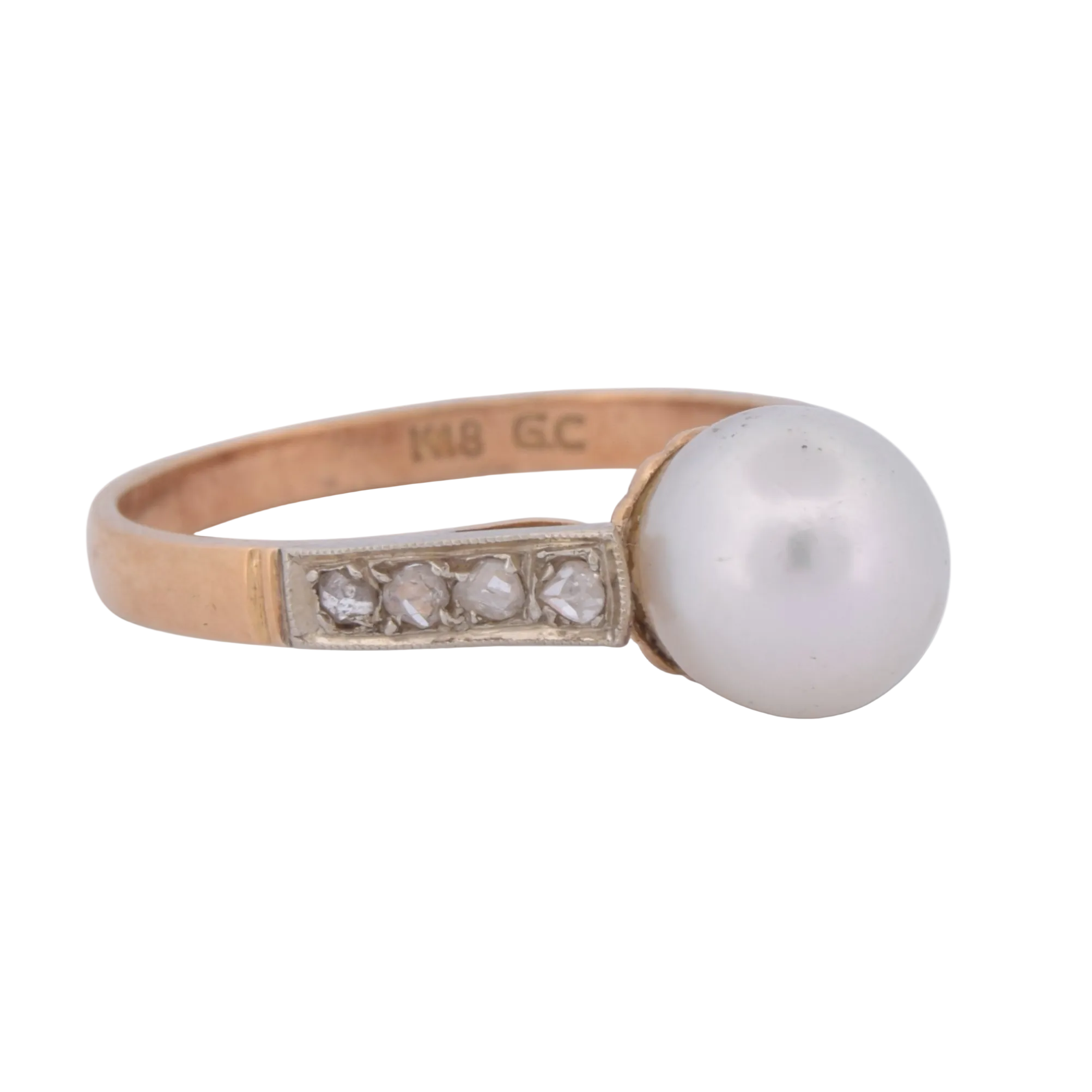 Ring Solitaire in yellow gold, pearl and diamonds