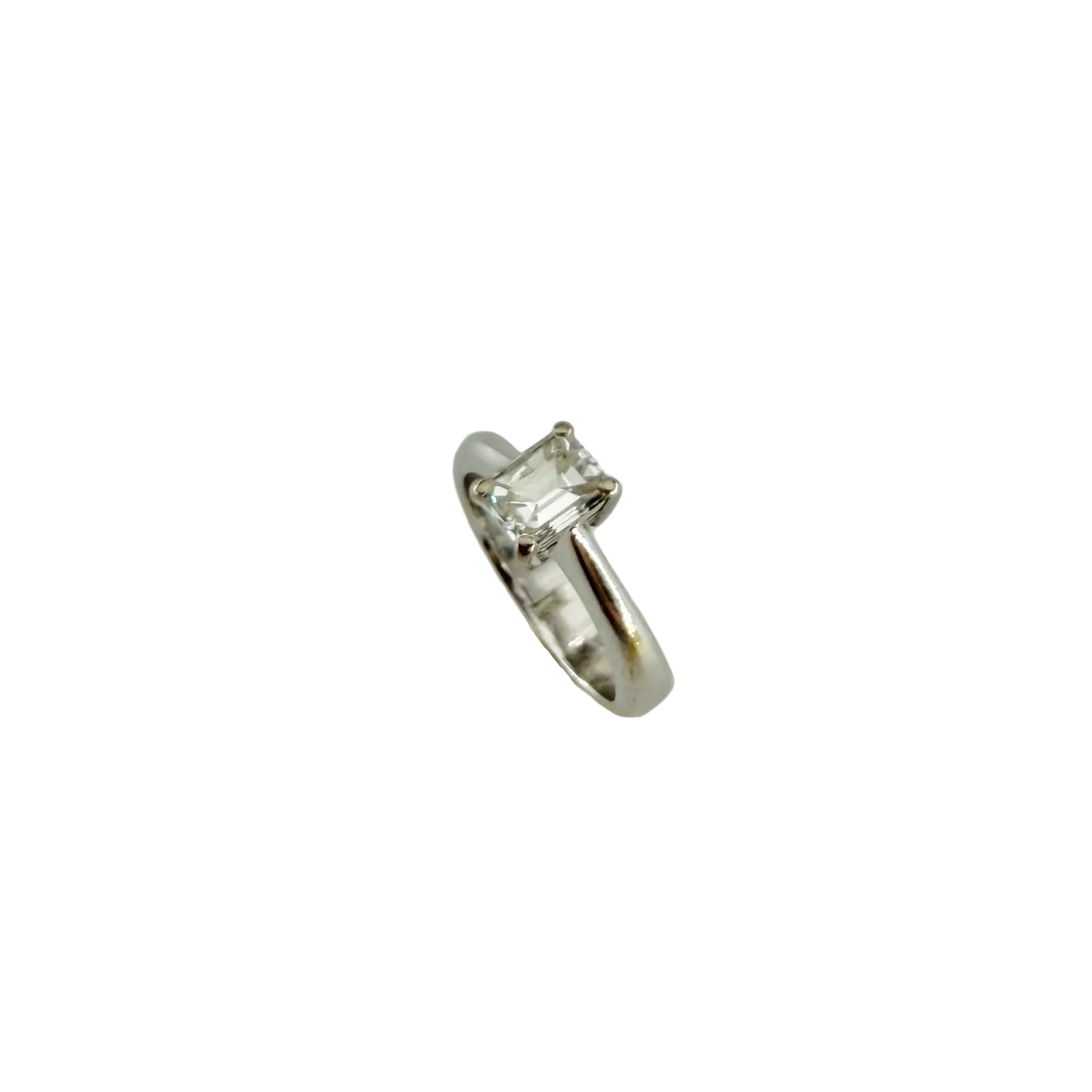 Bague Solitaire en or blanc et diamant