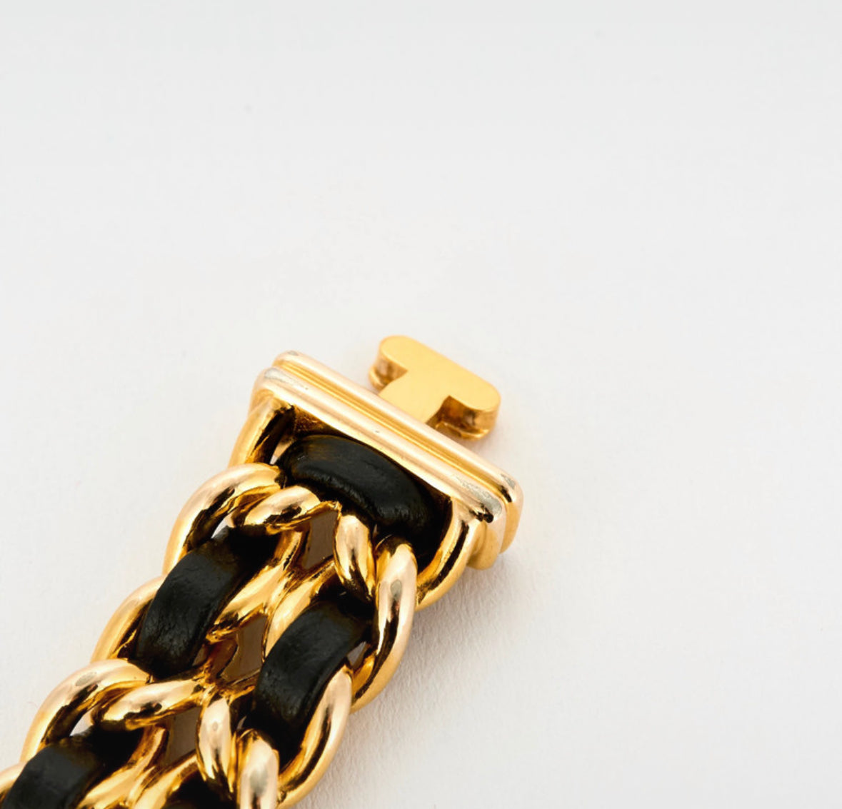 Montre CHANEL "Première" plaqué or et cuir