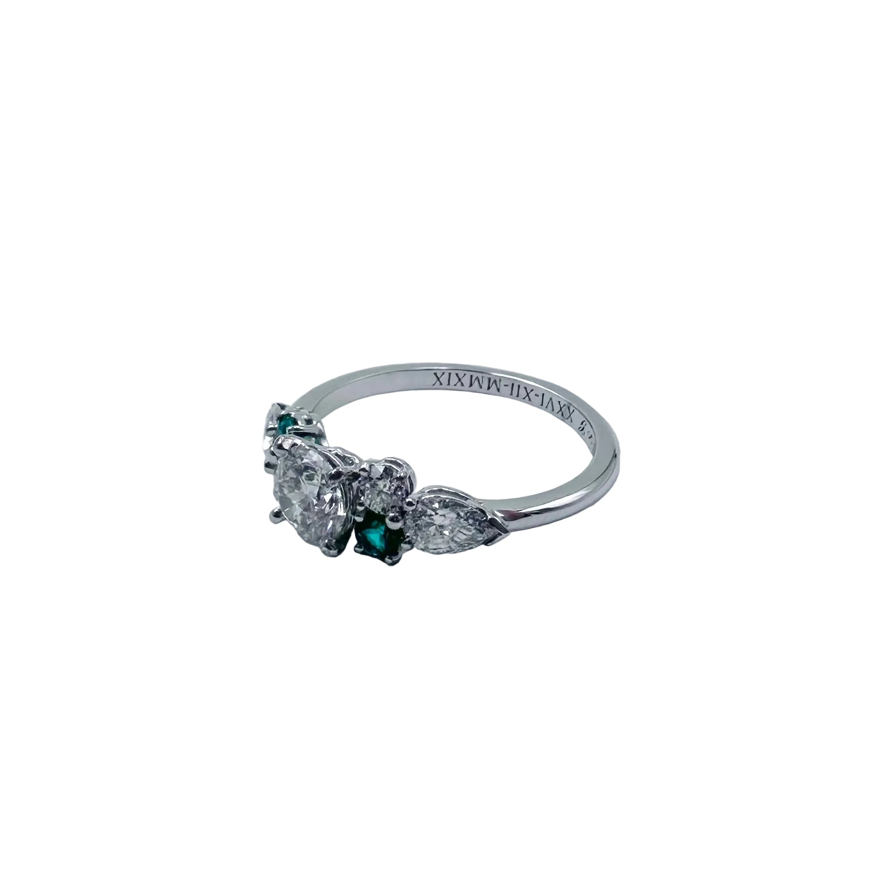 Bague Solitaire en or blanc, diamants et émeraudes
