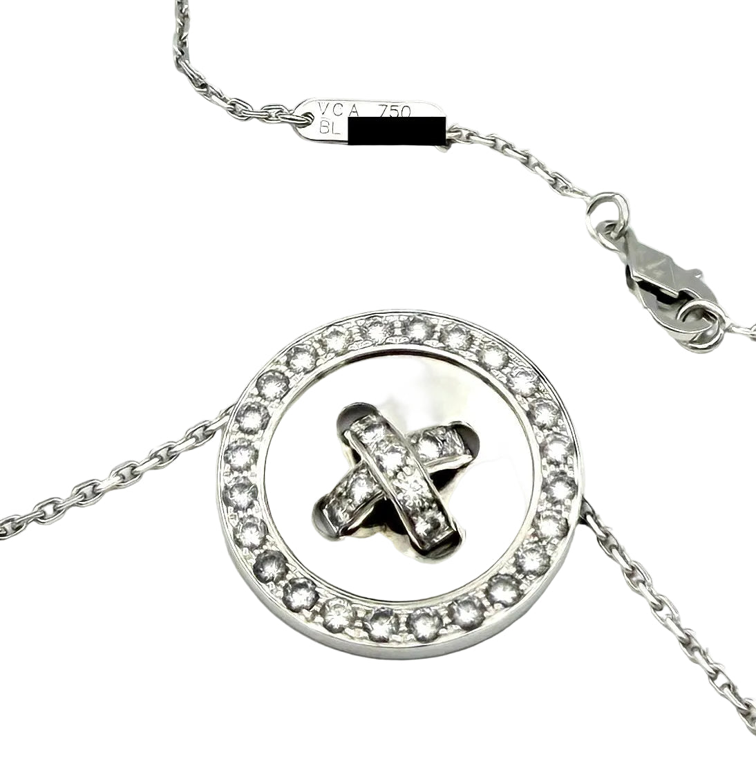 Collier Pendentif VAN CLEEF & ARPELS "Boutonnière" en or blanc et diamants
