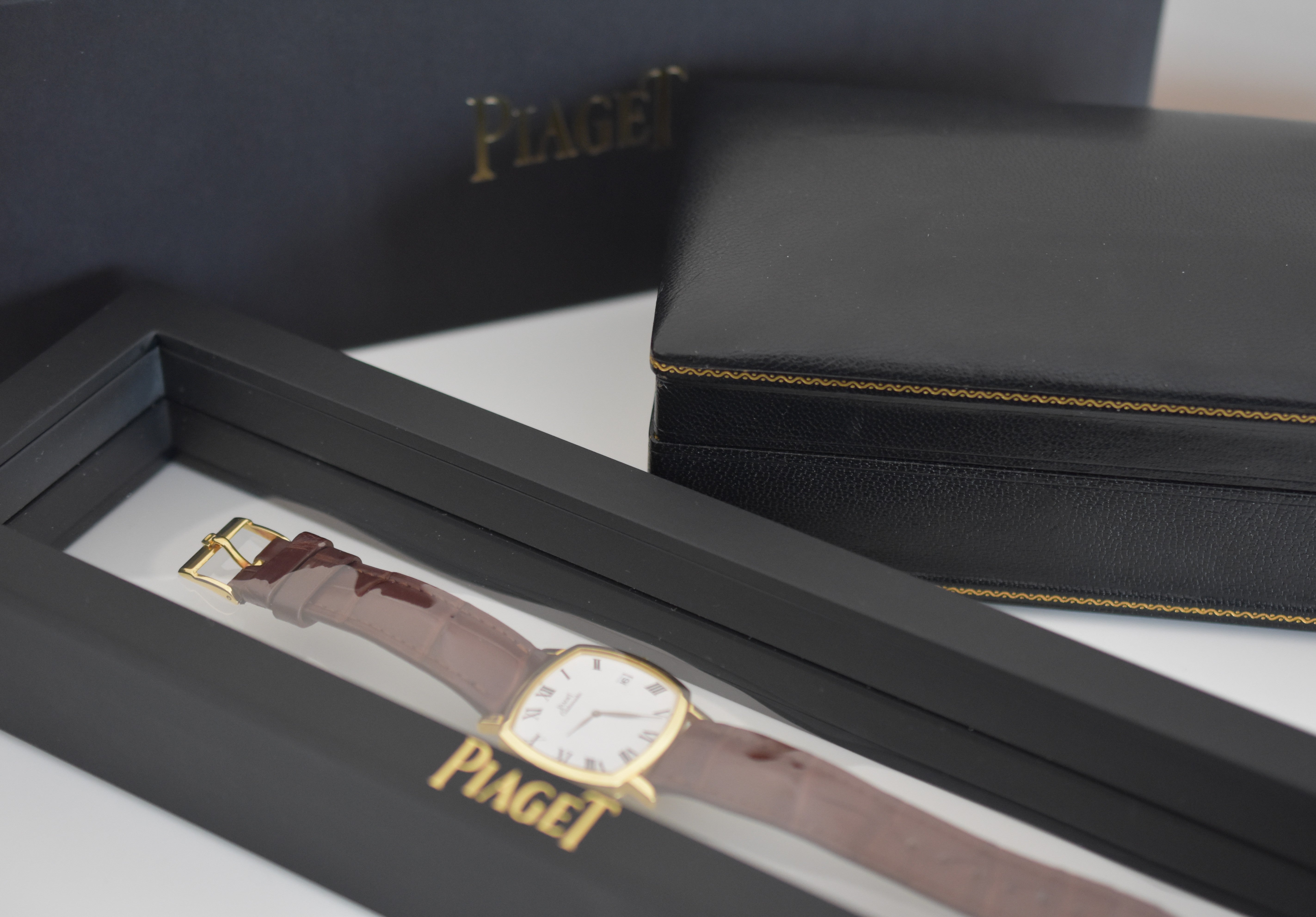 Montre PIAGET Coussin automatique en or jaune