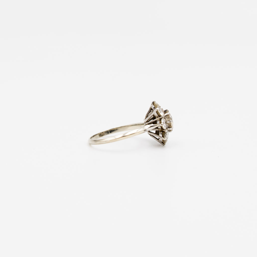 Bague Marguerite en or blanc et diamants