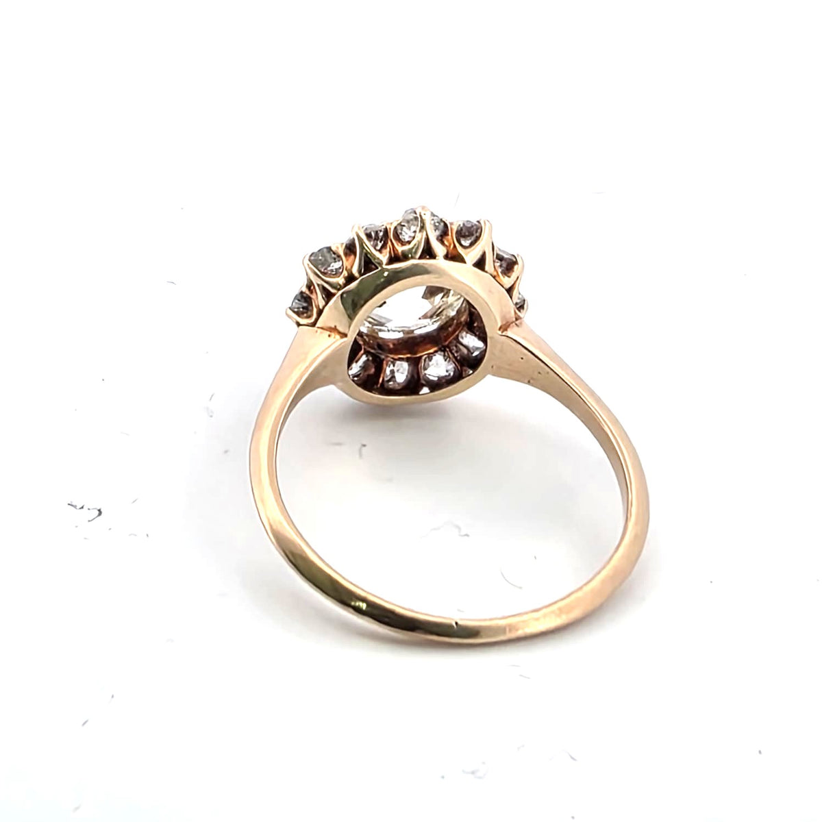 Bague Entourage en or jaune et diamants