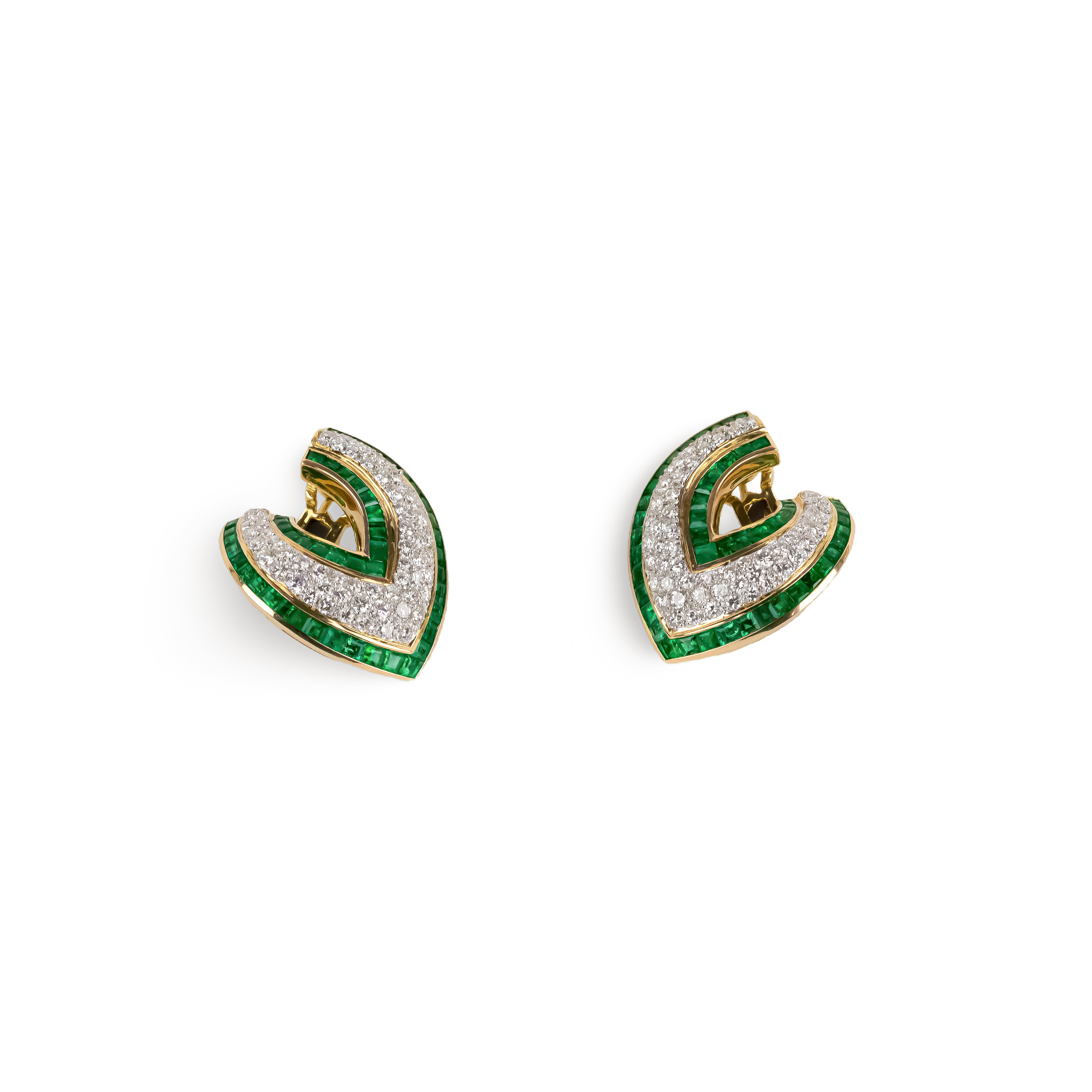 Boucles d'oreilles Clips TIFFANY & CO. en or jaune, émeraudes et diamants