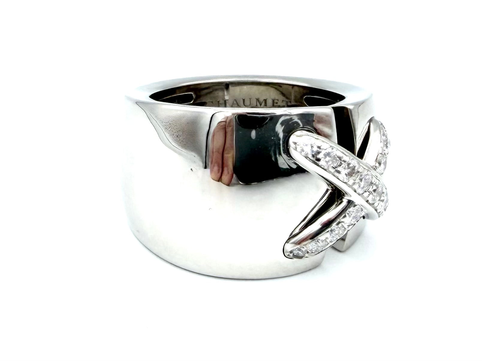 Bague CHAUMET. Collection "Liens" en or blanc et diamants