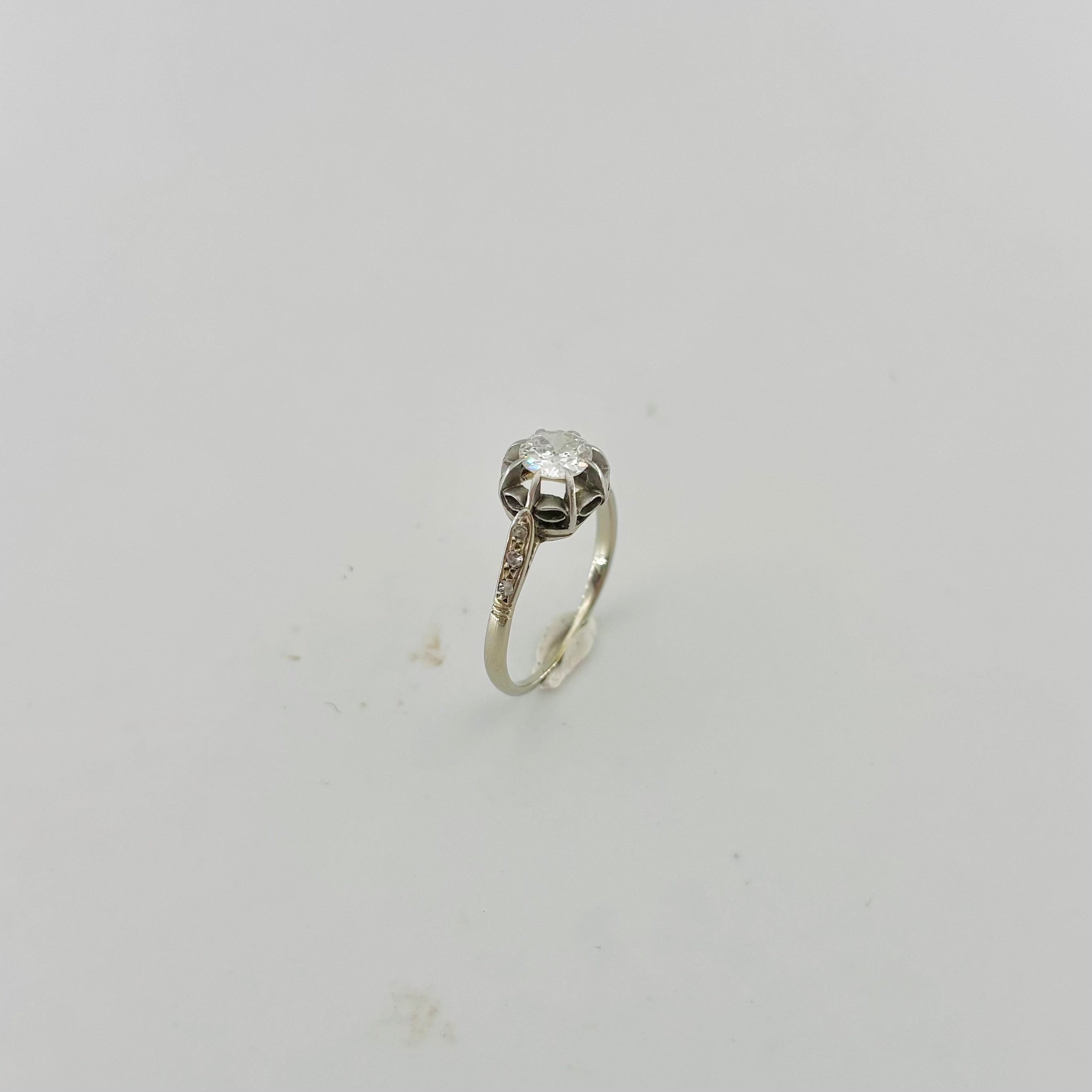 Bague Solitaire en or blanc, platine et diamants