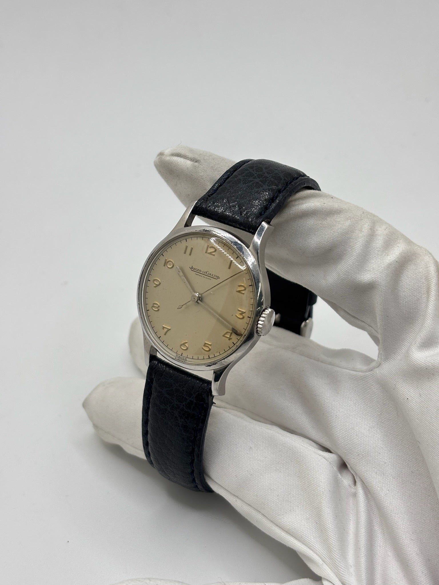 Montre JAEGER-LECOULTRE en acier et cuir