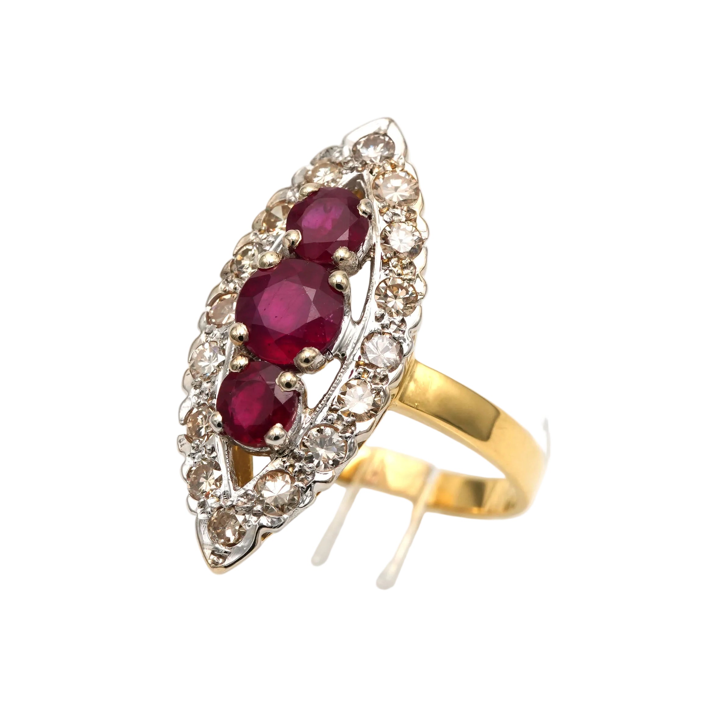 Bague Marquise en or blanc, or jaune, rubis et diamants