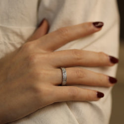 Bague Alliance CARTIER "Love" en or blanc et diamants