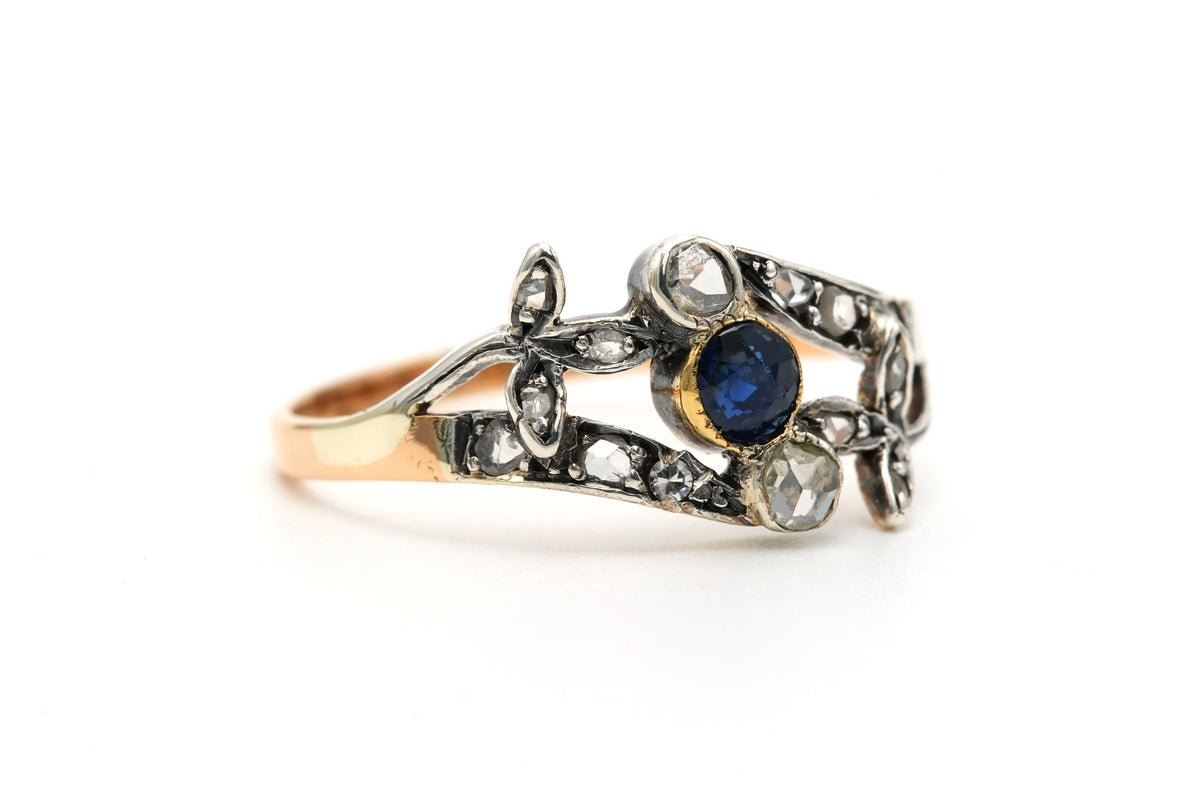 Bague en or blanc, or jaune, saphirs et diamants