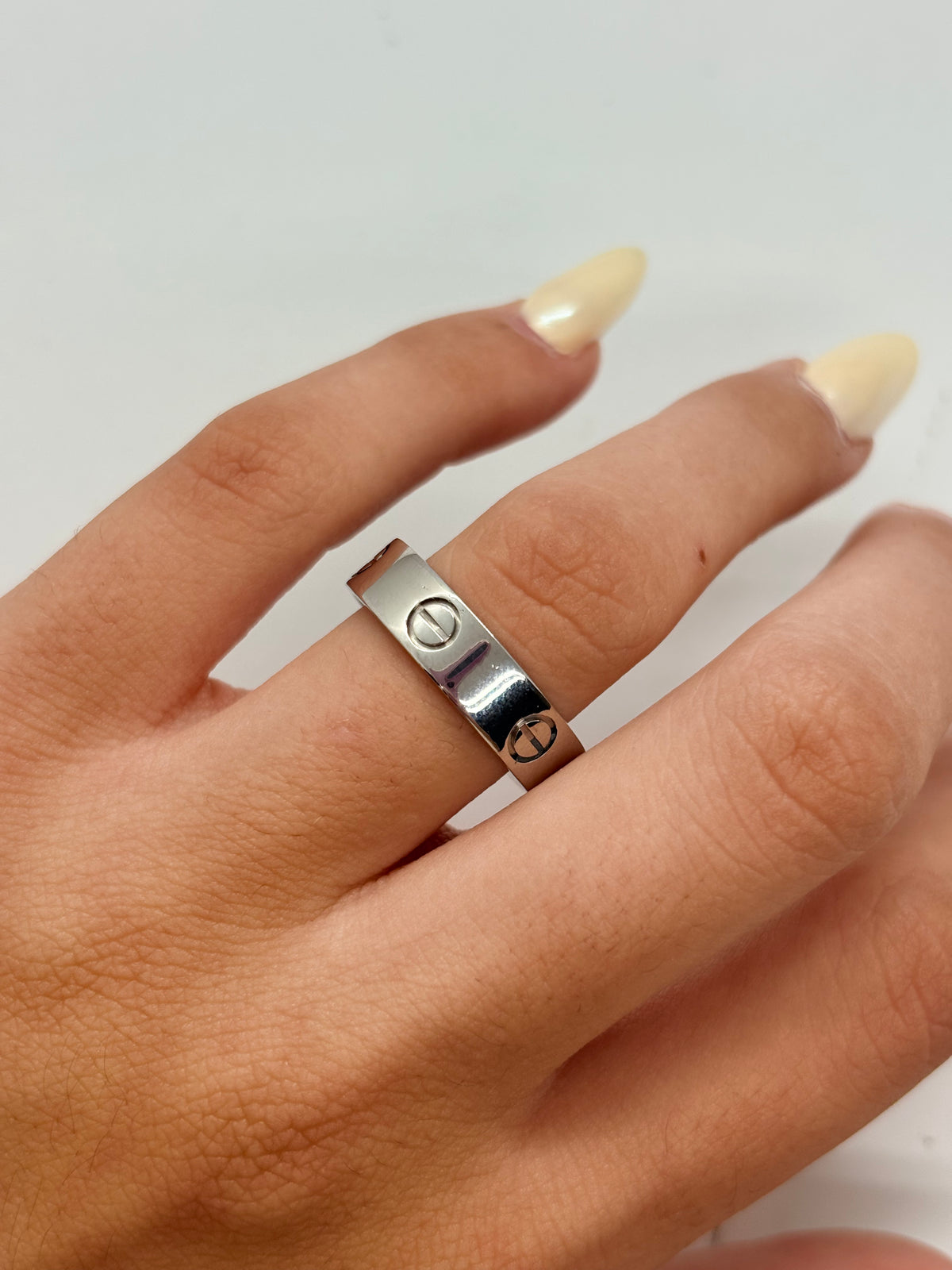 Bague Alliance CARTIER Love en or blanc